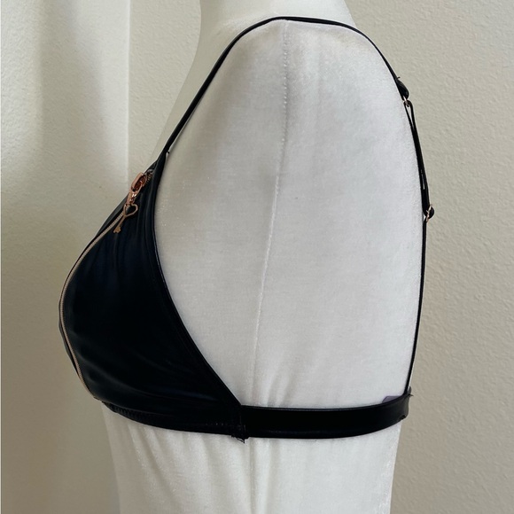 Savage X Fenty Women’s Black “Locket Down Bra Collection,” Size Small (32C/D) - Picture 5 of 14